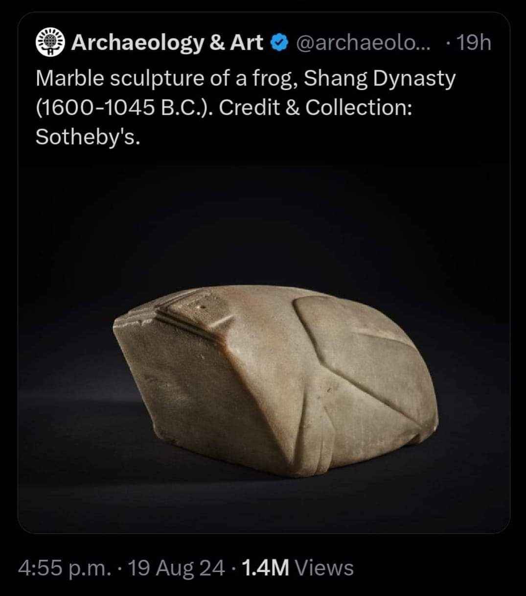 This ancient frog sculpture looks suspiciously like a computer mouse lol