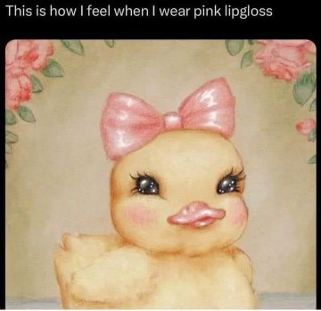 This duck understands the power of a good pink lip gloss glow-up.